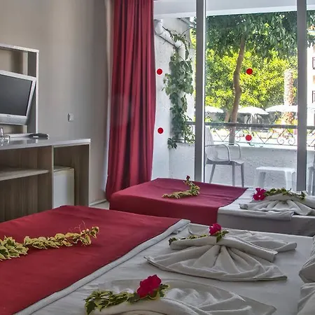 Otel Ganita Club &