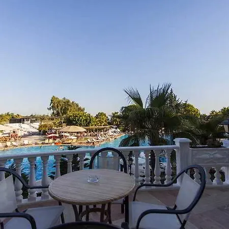 Otel Ganita Club &